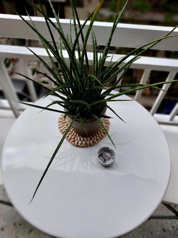 Christina-Anna Athens City Center Walking Distance To Everywhere And Acropolis, In One Of The Most Favorable Locations By National Gardens And Zoo, Hellenic Parliament In Syntagma And Stylish Exquisite Kolonaki Cozy Renovated Apartment Exterior foto