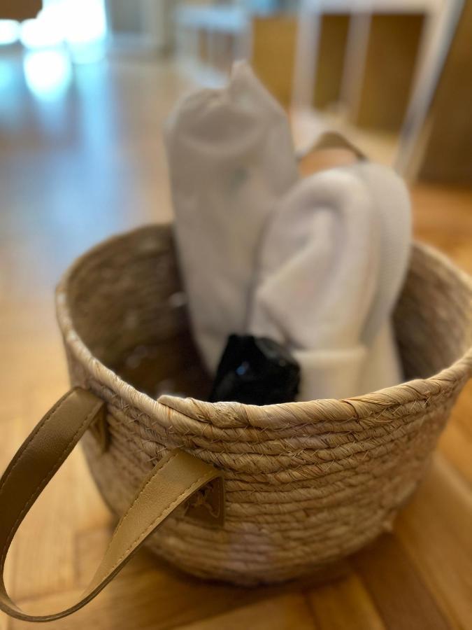 Christina-Anna Athens City Center Walking Distance To Everywhere And Acropolis, In One Of The Most Favorable Locations By National Gardens And Zoo, Hellenic Parliament In Syntagma And Stylish Exquisite Kolonaki Cozy Renovated Apartment Exterior foto