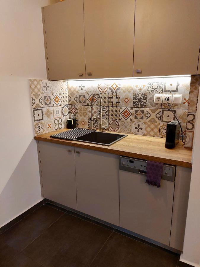 Christina-Anna Athens City Center Walking Distance To Everywhere And Acropolis, In One Of The Most Favorable Locations By National Gardens And Zoo, Hellenic Parliament In Syntagma And Stylish Exquisite Kolonaki Cozy Renovated Apartment Exterior foto