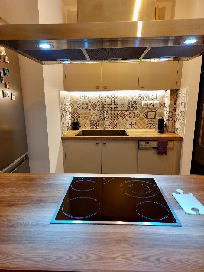 Christina-Anna Athens City Center Walking Distance To Everywhere And Acropolis, In One Of The Most Favorable Locations By National Gardens And Zoo, Hellenic Parliament In Syntagma And Stylish Exquisite Kolonaki Cozy Renovated Apartment Exterior foto