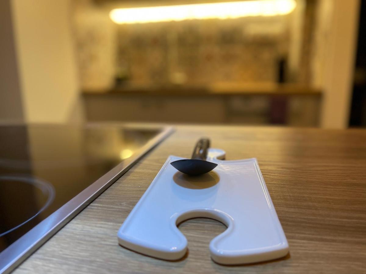 Christina-Anna Athens City Center Walking Distance To Everywhere And Acropolis, In One Of The Most Favorable Locations By National Gardens And Zoo, Hellenic Parliament In Syntagma And Stylish Exquisite Kolonaki Cozy Renovated Apartment Exterior foto