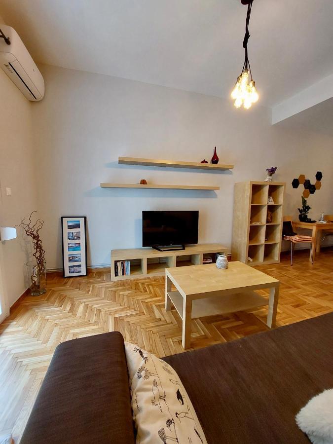 Christina-Anna Athens City Center Walking Distance To Everywhere And Acropolis, In One Of The Most Favorable Locations By National Gardens And Zoo, Hellenic Parliament In Syntagma And Stylish Exquisite Kolonaki Cozy Renovated Apartment Exterior foto