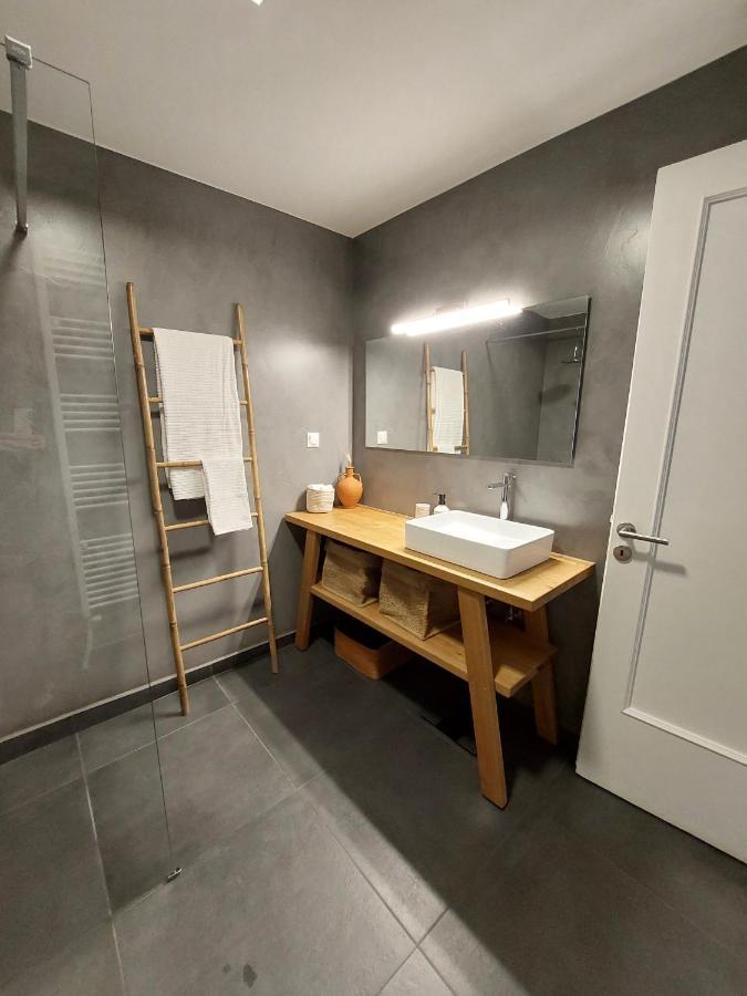 Christina-Anna Athens City Center Walking Distance To Everywhere And Acropolis, In One Of The Most Favorable Locations By National Gardens And Zoo, Hellenic Parliament In Syntagma And Stylish Exquisite Kolonaki Cozy Renovated Apartment Exterior foto